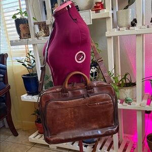 Johnston & Murphy, the Men's Rhodes; full-grain leather messenger bag